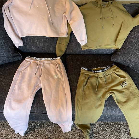 XS and S Lounge sets - Picture 2 of 5